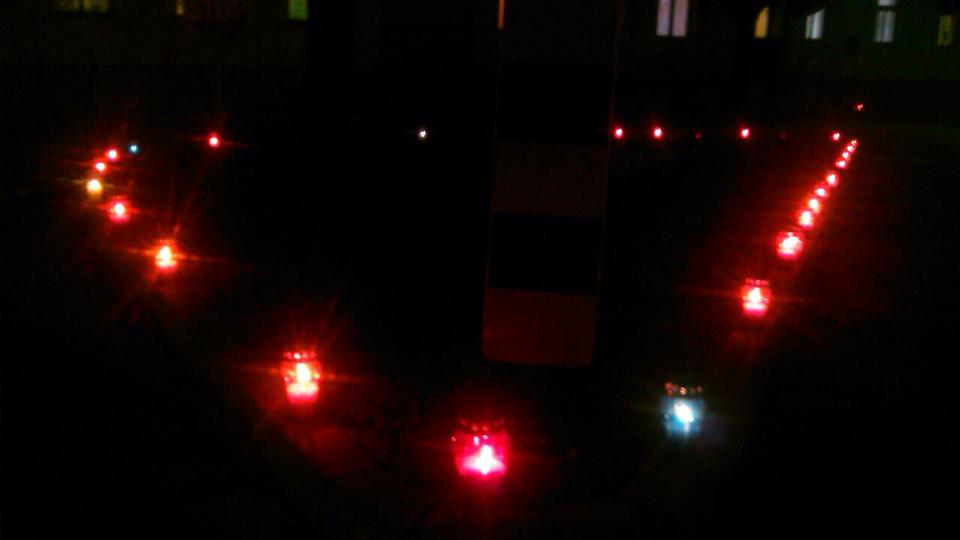 Paljenjem svijeća u centru naselja odana je počast poginulim braniteljima u Vukovaru i Domovinskom ratu