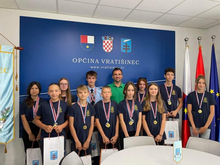 Vatrogasna mladež na prijemu kod načelnika